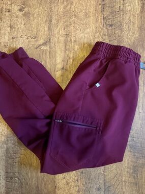 Burgundy Scrub Pants with Zip Pocket Zamora FIGS